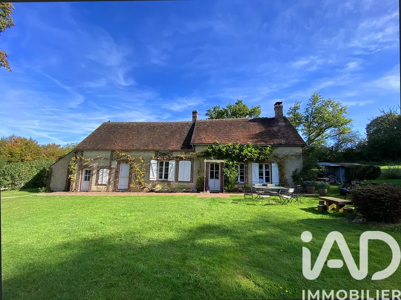 Maison 6 pièces 111 m² · à Mézilles · 111 m² · 231 000 €