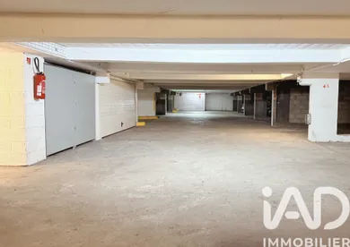 Parking à Paris (75011)