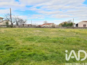 Building plot in Pons (17800)