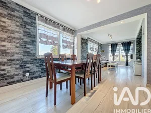 Traditional house in Laning (57660)