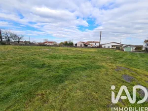 Building plot in Pons (17800)