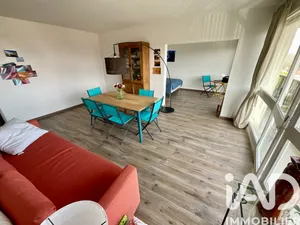 Apartment in Mennecy (91540)