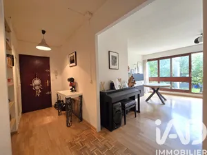 Apartment in Le Chesnay (78150)