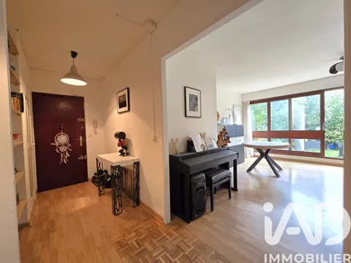 Apartment in Le Chesnay (78150)