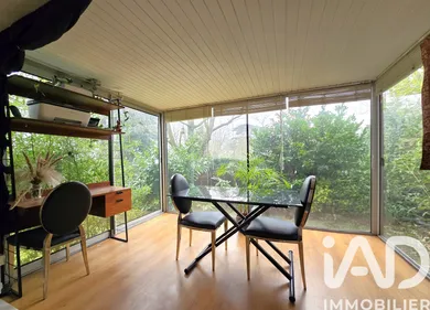 Apartment in Le Chesnay (78150)