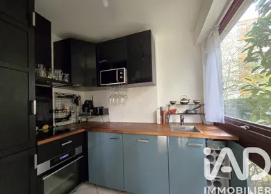 Apartment in Le Chesnay (78150)