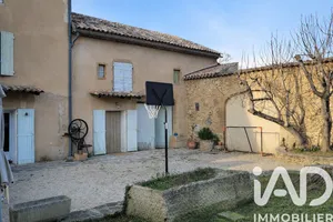 Mas in Robion (84440)