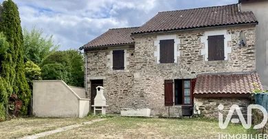 Village house in Mialet (24450)