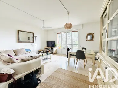 Apartment in Aix-en-Provence (13100)