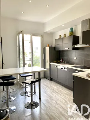 Townhouse in Niort (79000)