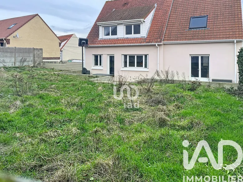 Maison 5 pièces 83 m² · à Saint-Étienne-au-Mont · 83 m² · 277 000 €