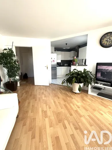 Apartment in Bussy-Saint-Georges (77600)