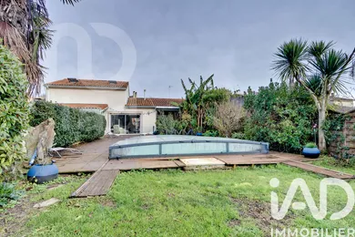 House in Lamarque (33460)