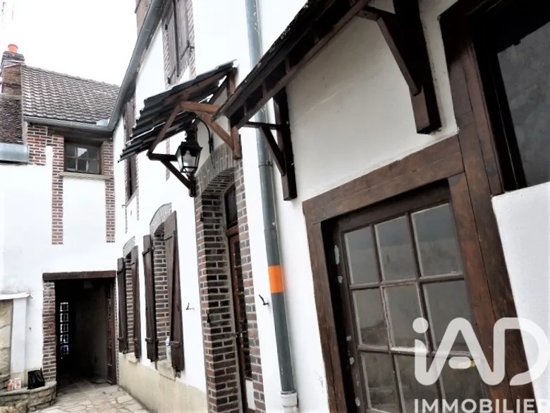 Maison 7 pièces 155 m² · à Villeneuve-sur-Yonne · 155 m² · 153 000 €