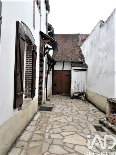 House in Villeneuve-sur-Yonne (89500)