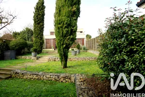 Architectural house in Poitiers (86000)