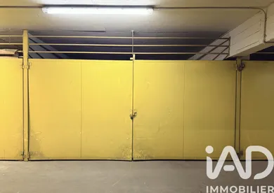 Parking in Paris (75018)