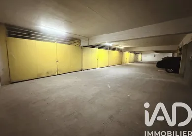 Parking in Paris (75018)