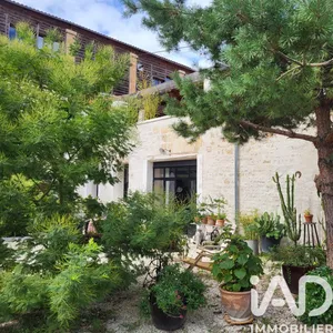 Building in Niort (79000)