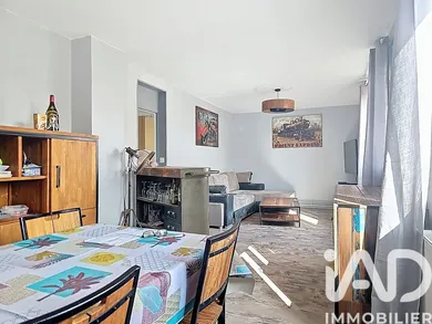 Appartement à Sainte-Geneviève-des-Bois (91700)