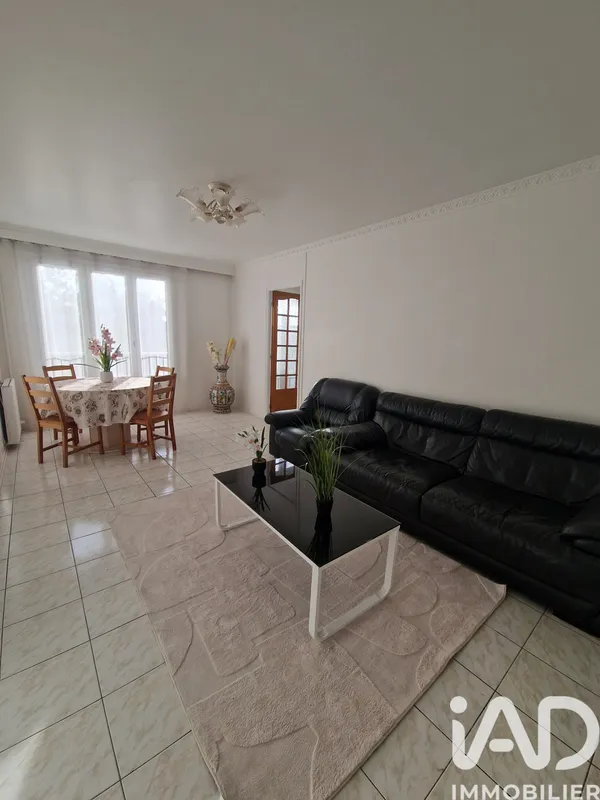 Appartement à Les Ulis (91940) photo 2
