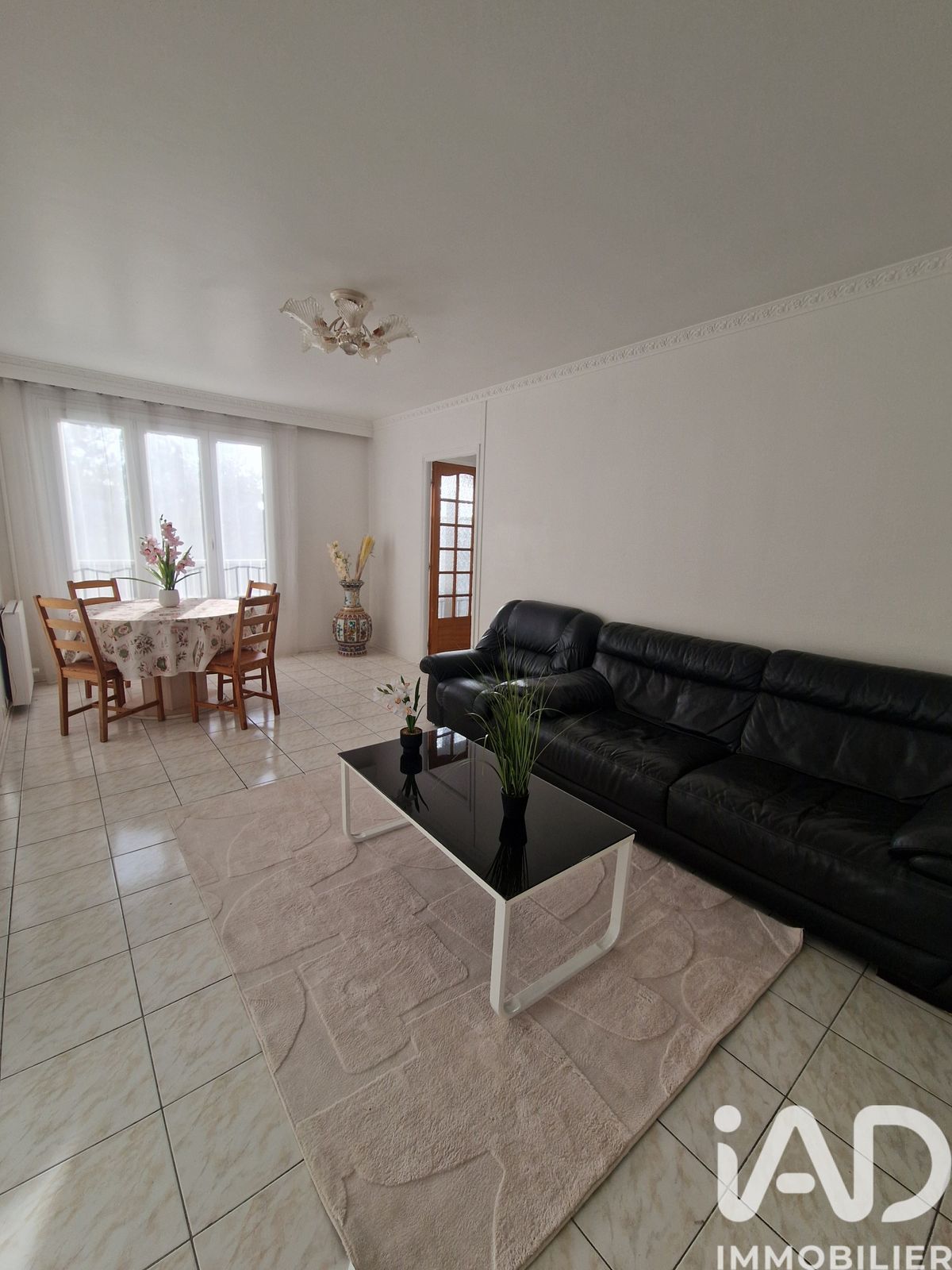 Appartement 4 pièces de 77 m² à Les Ulis (91940)