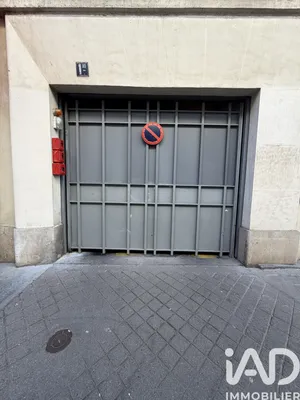 Parking à Paris (75009)