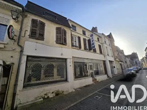 Building in Saint-Jean-de-Losne (21170)