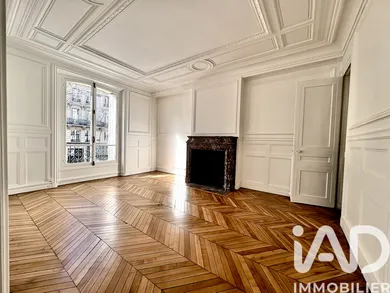 Apartment in Paris (75006)