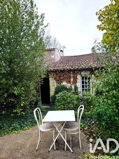Maison à Saint-Dizant-du-Gua (17240)