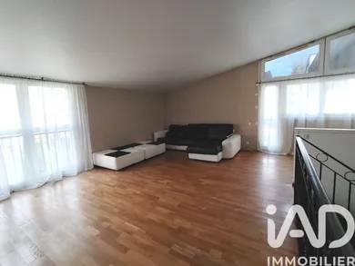 Apartment in Les Ulis (91940)