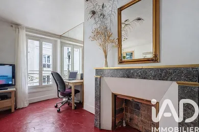 Apartment in Paris (75010)