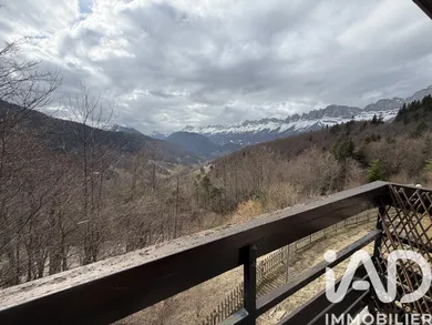 Appartement à Château-Bernard (38650)