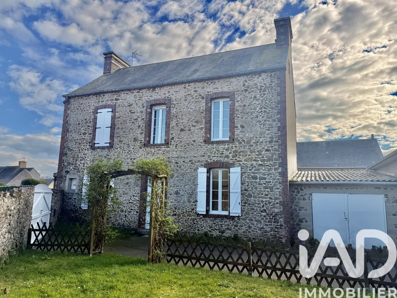 Maison 8 pièces 130 m² · à Gouville-sur-Mer · 130 m² · 294 000 €