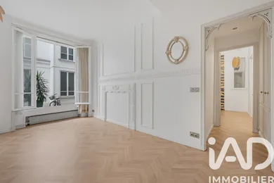 Apartment in Paris (75007)