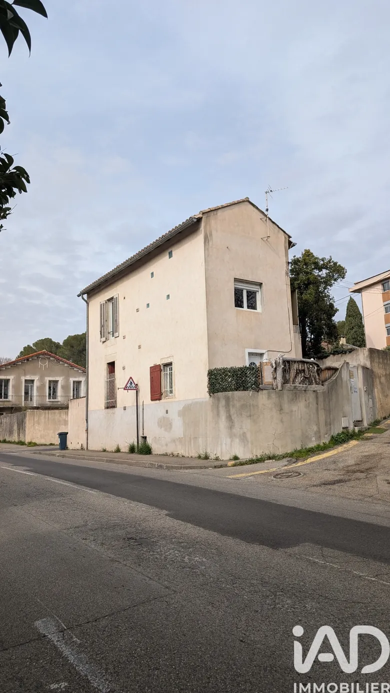 Immeuble 74 m² · à Nîmes · 73,5 m² · 210 000 €
