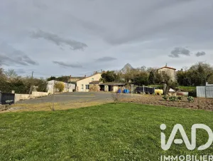 Maison de campagne à Saint-Loup-Lamairé (79600)