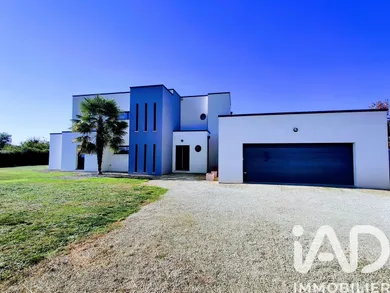 Architectural house in Ligugé (86240)