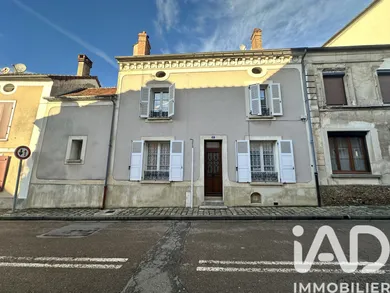 Maison de ville à Coulombs-en-Valois (77840)