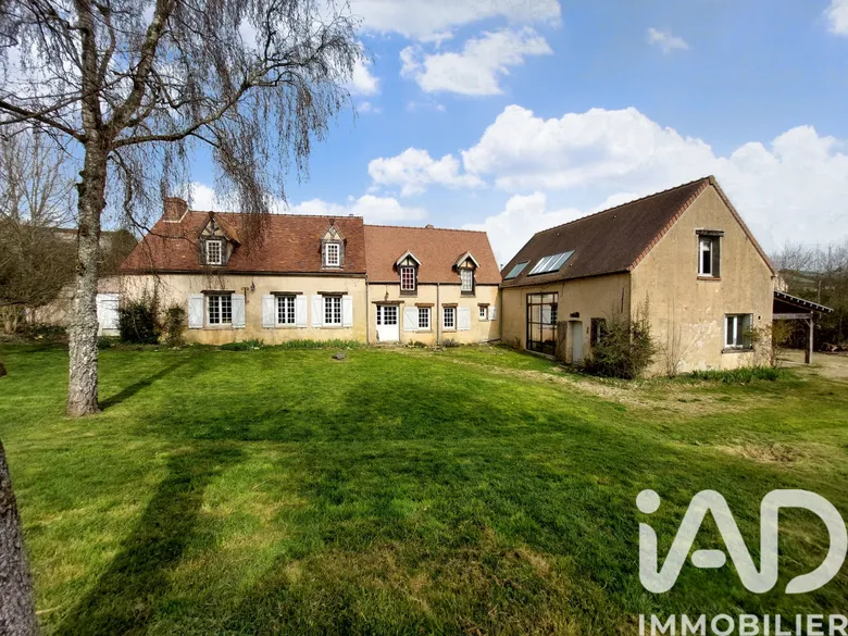 Maison 8 pièces 265 m² · à Villechétive · 265 m² · 299 000 €