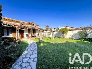Traditional house in Sainte-Marie-la-Mer (66470)