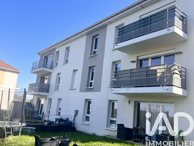 Apartment in Santeny (94440)