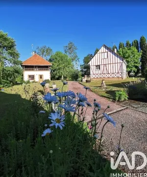 Domain in Pont-Audemer (27500)