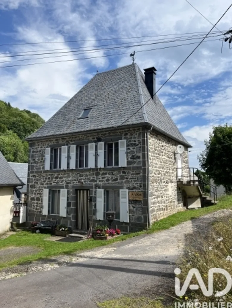 Maison 5 pièces 75 m² · à Rochefort-Montagne · 75 m² · 150 000 €