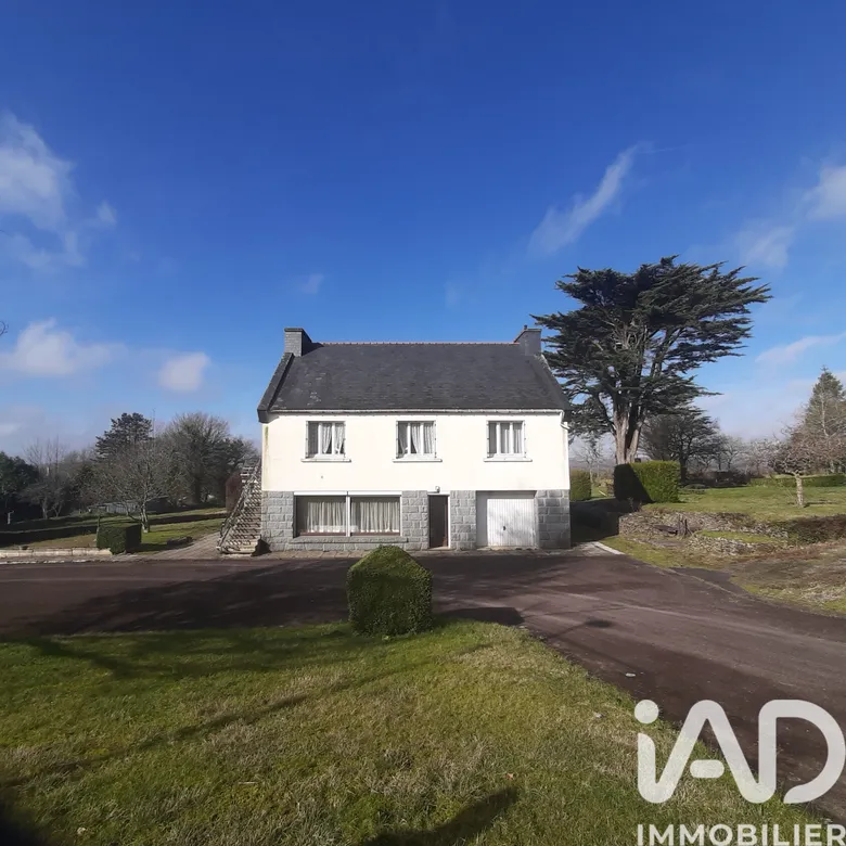 Maison 7 pièces 160 m² · à Brennilis · 160 m² · 154 000 €
