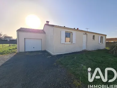 Maison à Beurlay (17250)