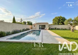 Architectural house in Pernes-les-Fontaines (84210)