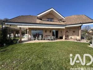 Maison d'architecte à Reignier-Ésery (74930)