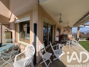 Architectural house in Reignier-Ésery (74930)