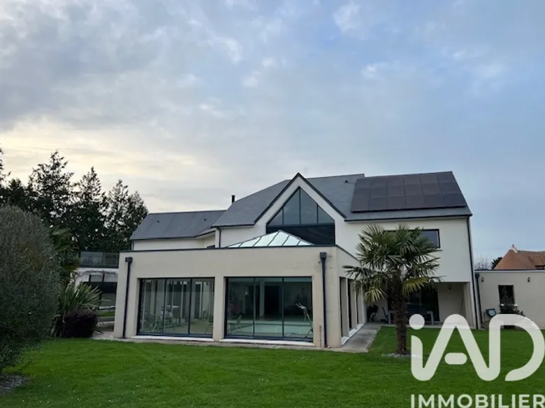 Maison 8 pièces 506 m² · à Saint-Contest · 506 m² · 1 230 000 €